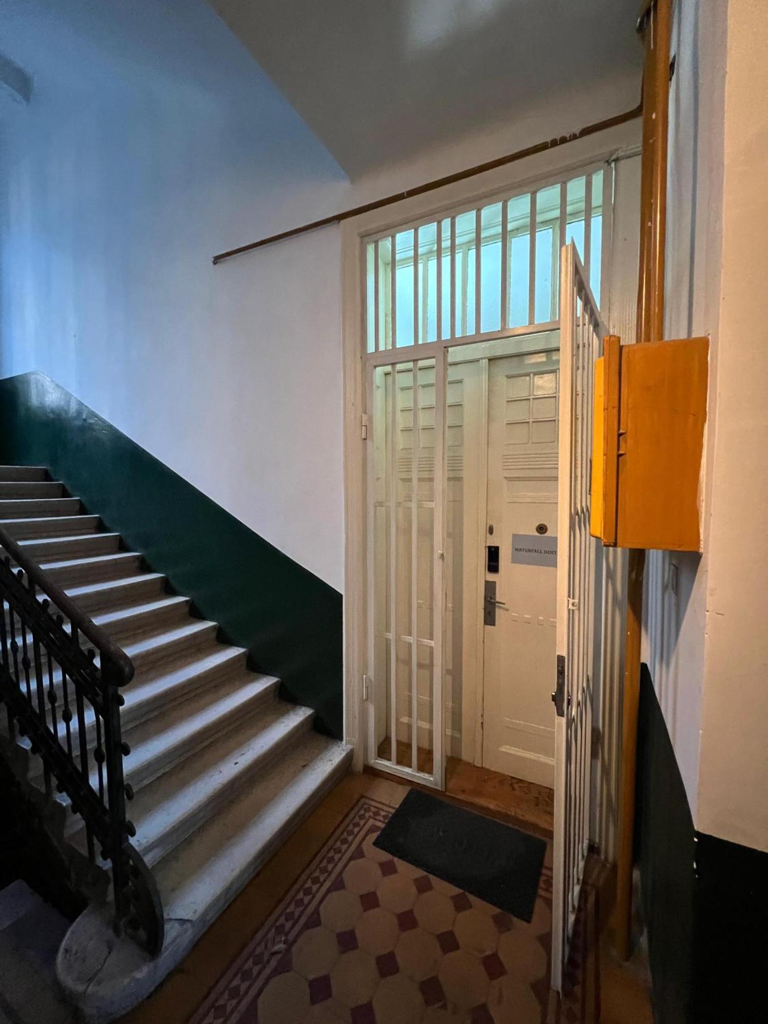 Waterfall Hostel 塞拉耶佛 外观 照片